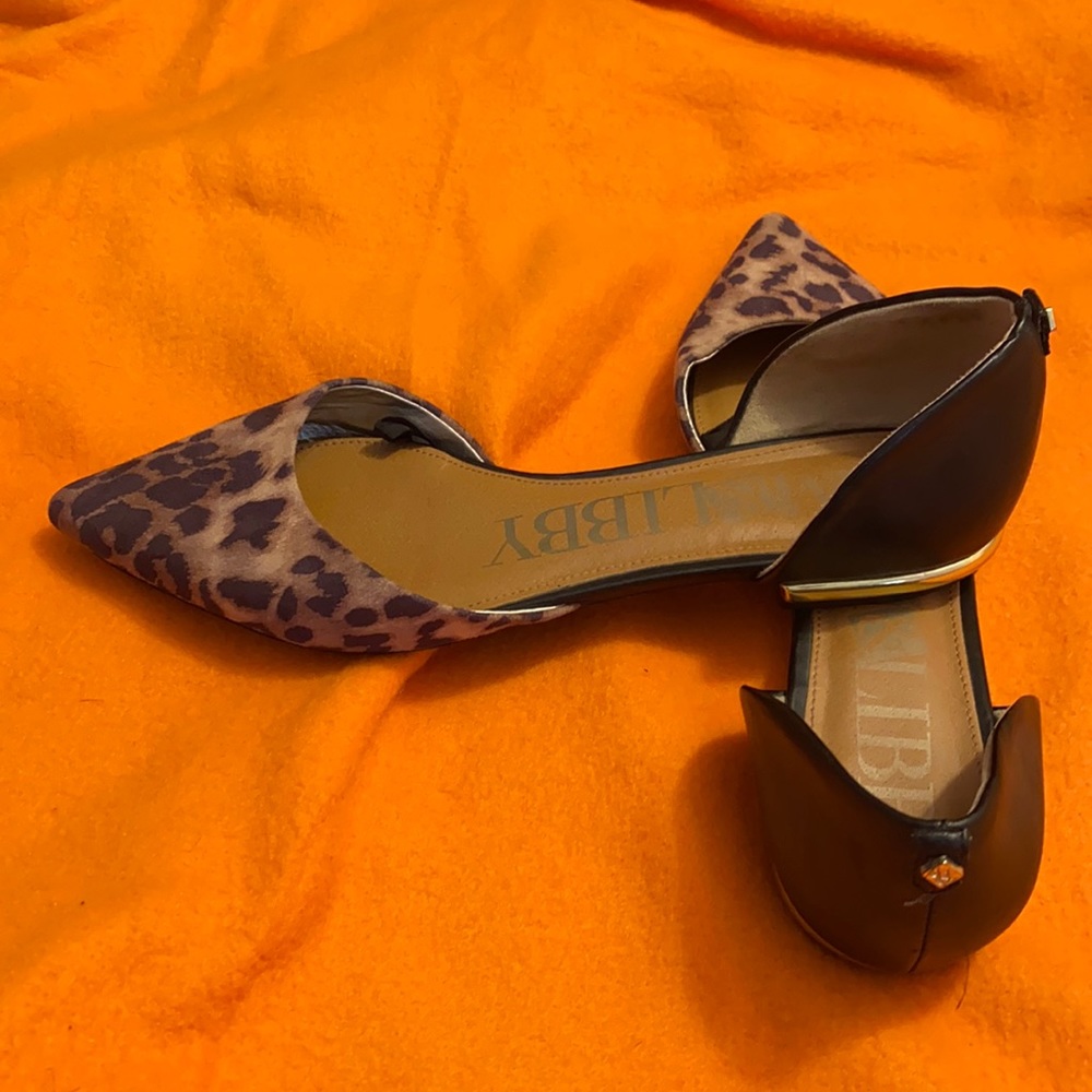 Like new hardly worn size 8 Sam & Libby CLASSY flats (cheetah print black gold)